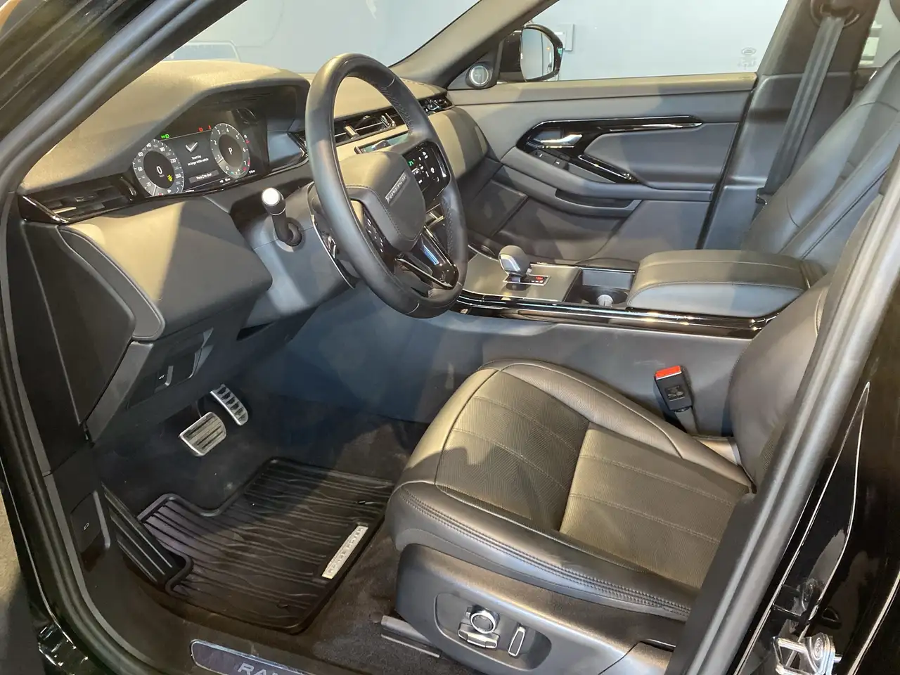 Land Rover Range Rover Evoque - Image 10