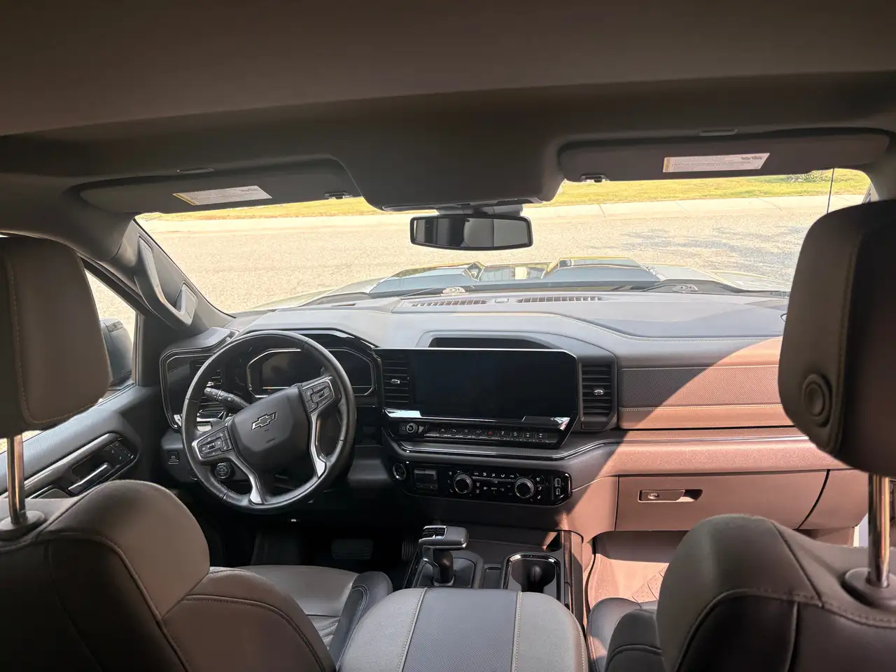 Chevrolet Silverado 1500 - Image 6
