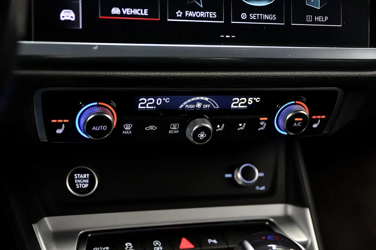 Audi Q3 - Image 16