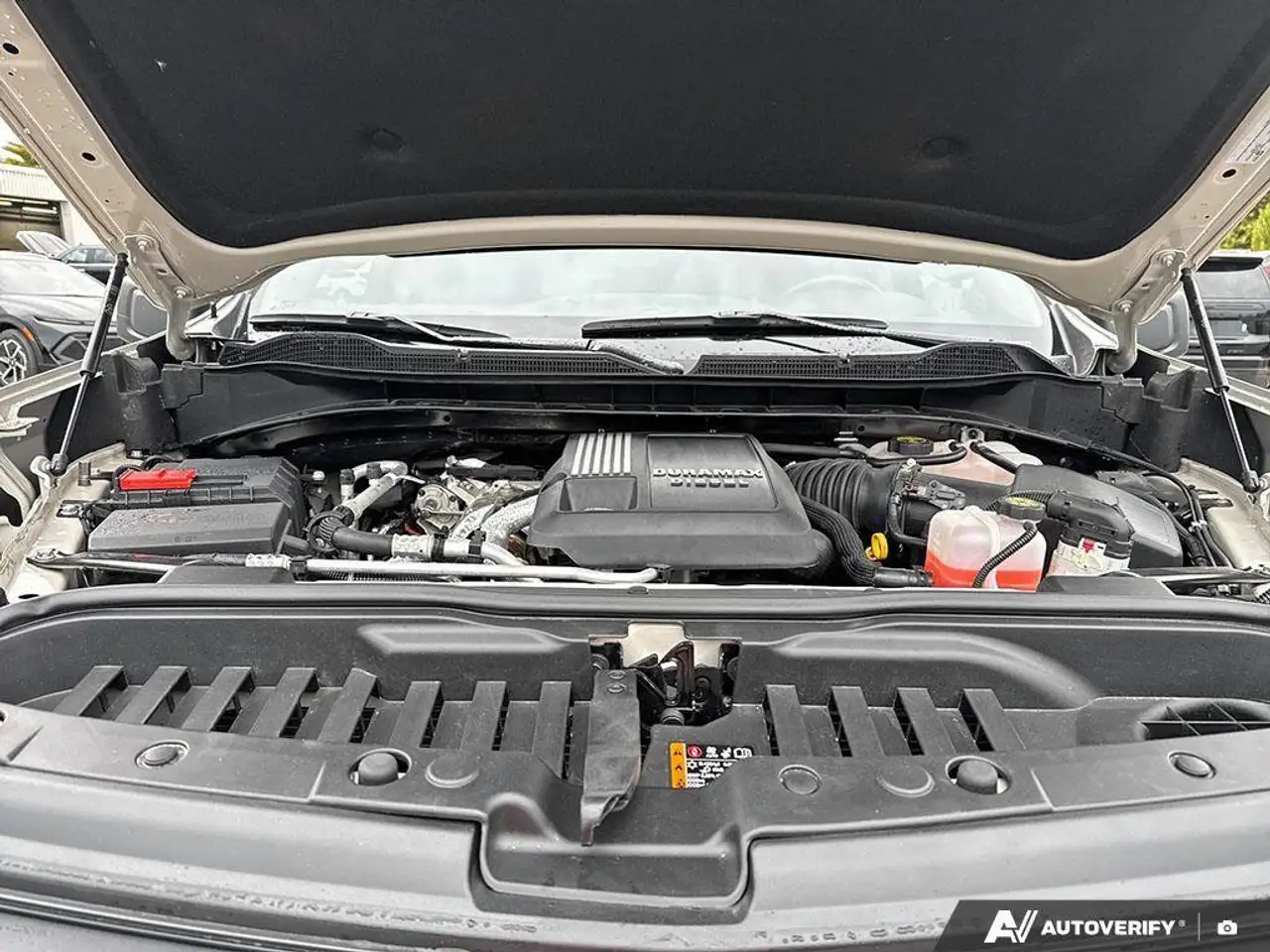 Chevrolet Silverado 1500 - Image 13
