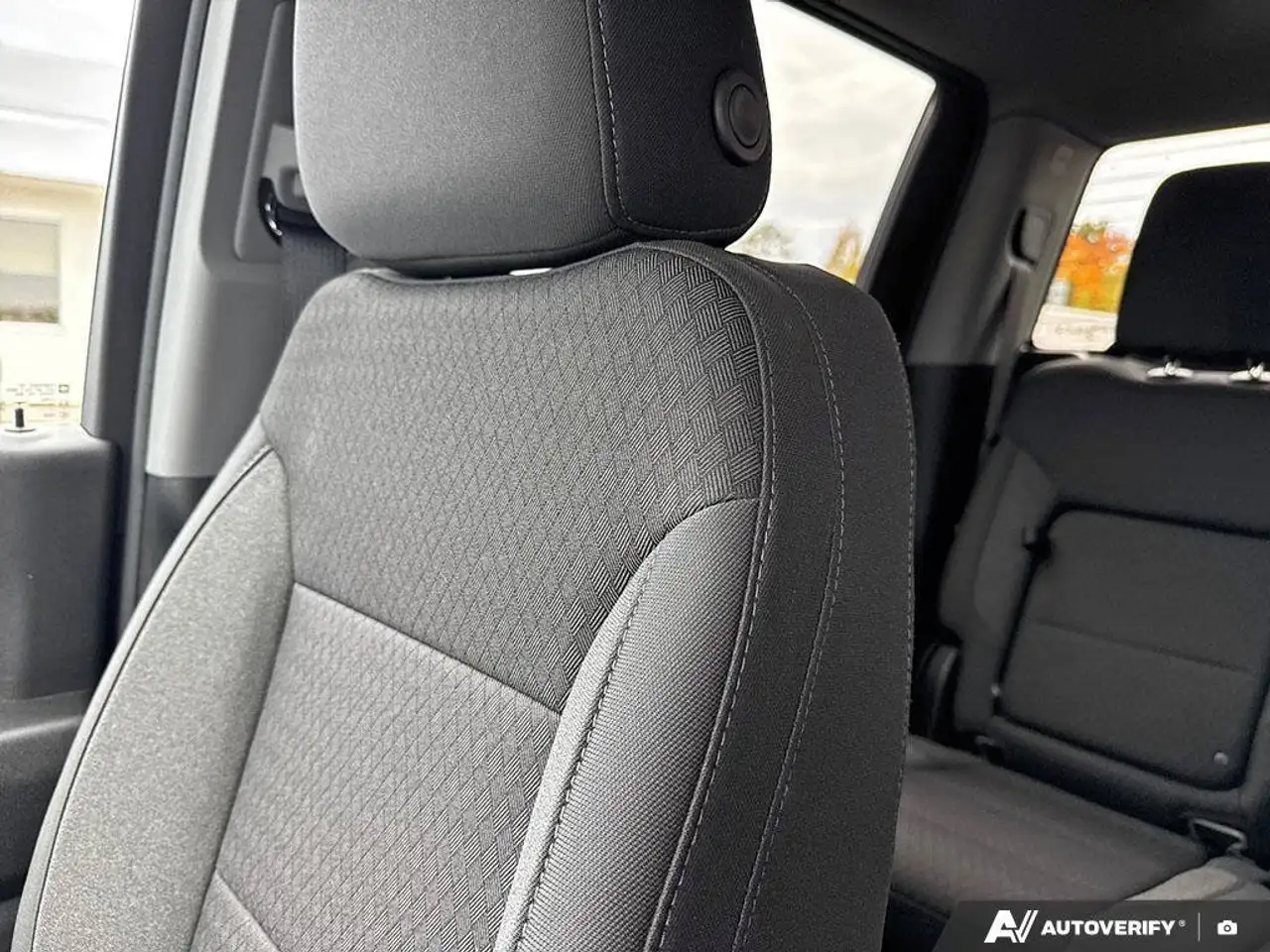 Chevrolet Silverado 1500 - Image 23