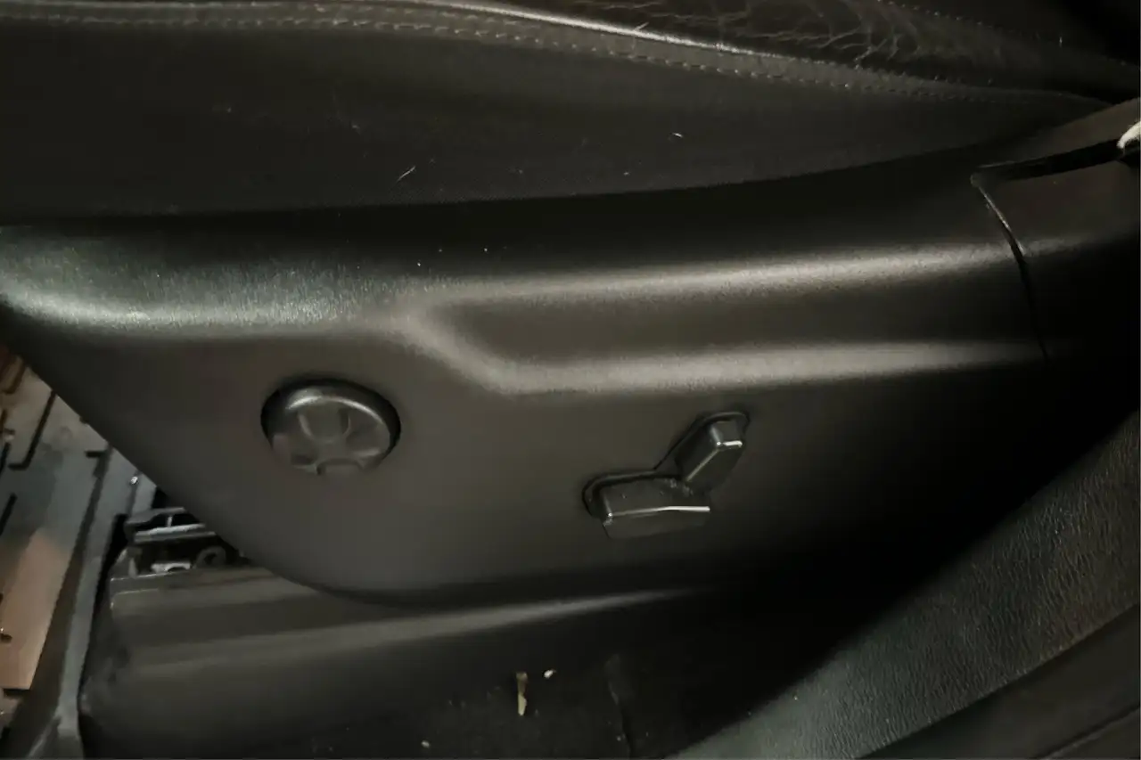 Jeep Grand Cherokee - Image 25