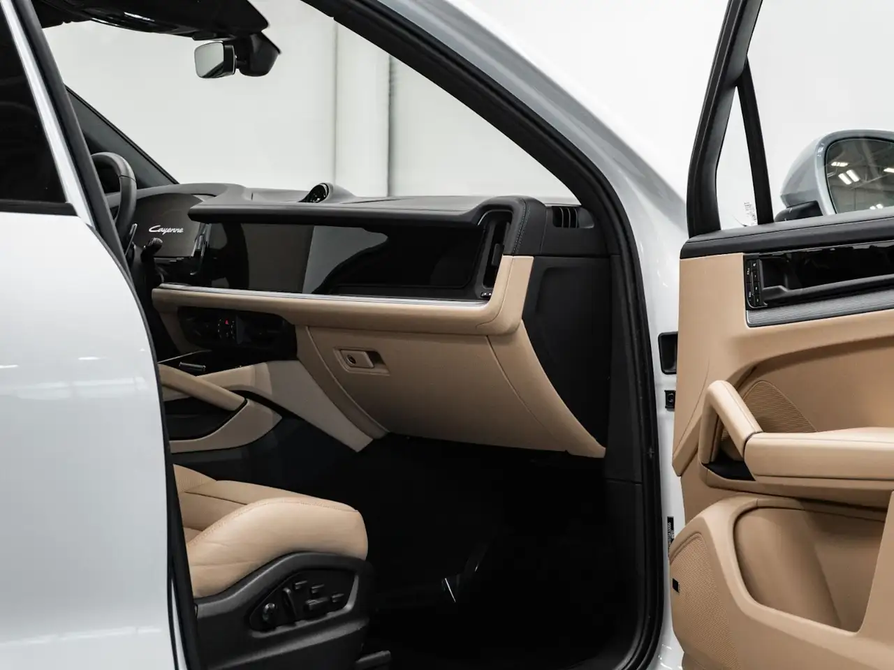Porsche Cayenne - Image 23