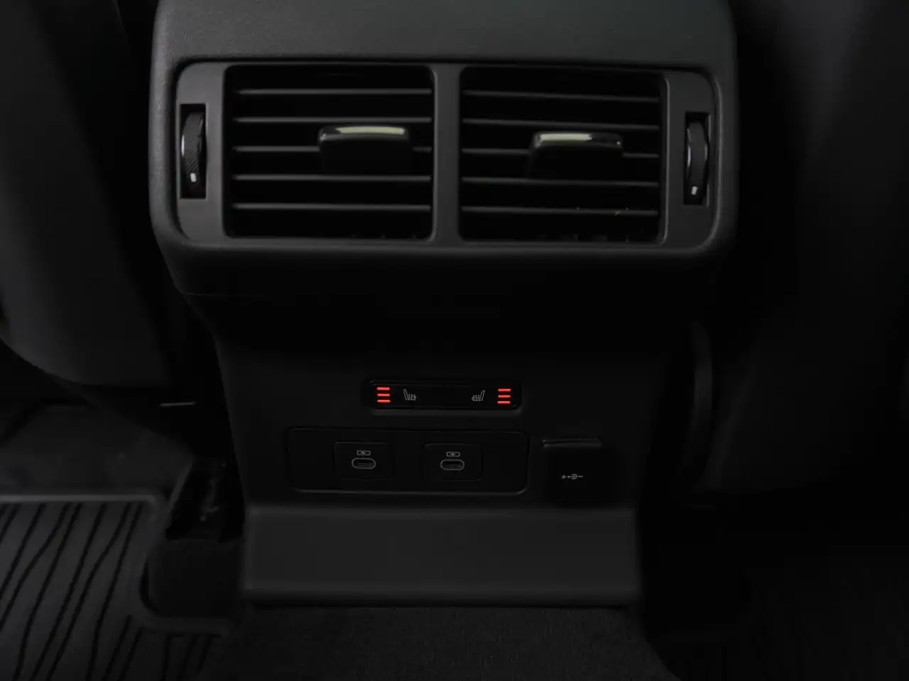 Land Rover Range Rover Velar - Image 23