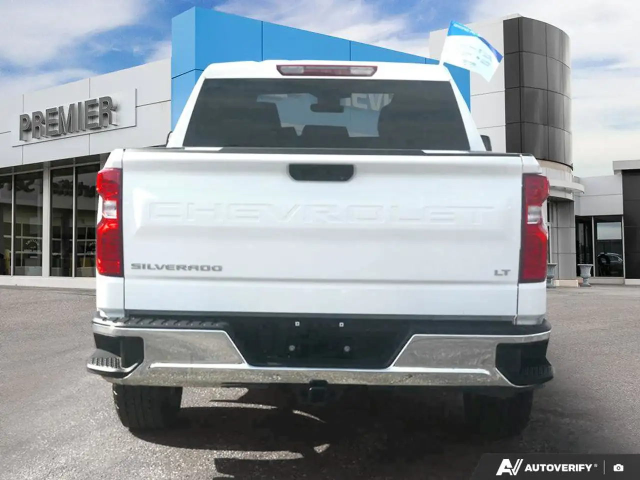 Chevrolet Silverado 1500 - Image 5