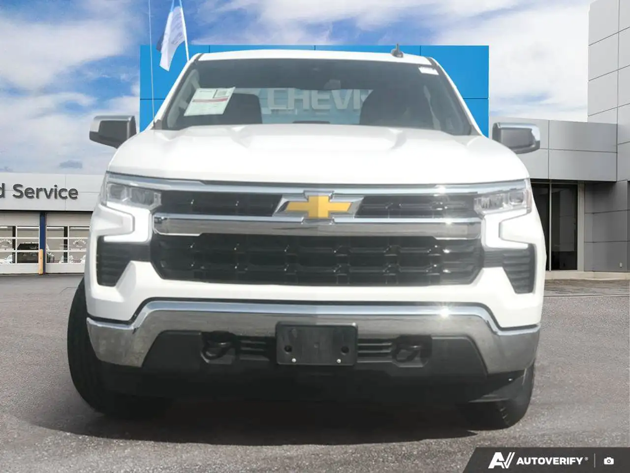 Chevrolet Silverado 1500 - Image 2