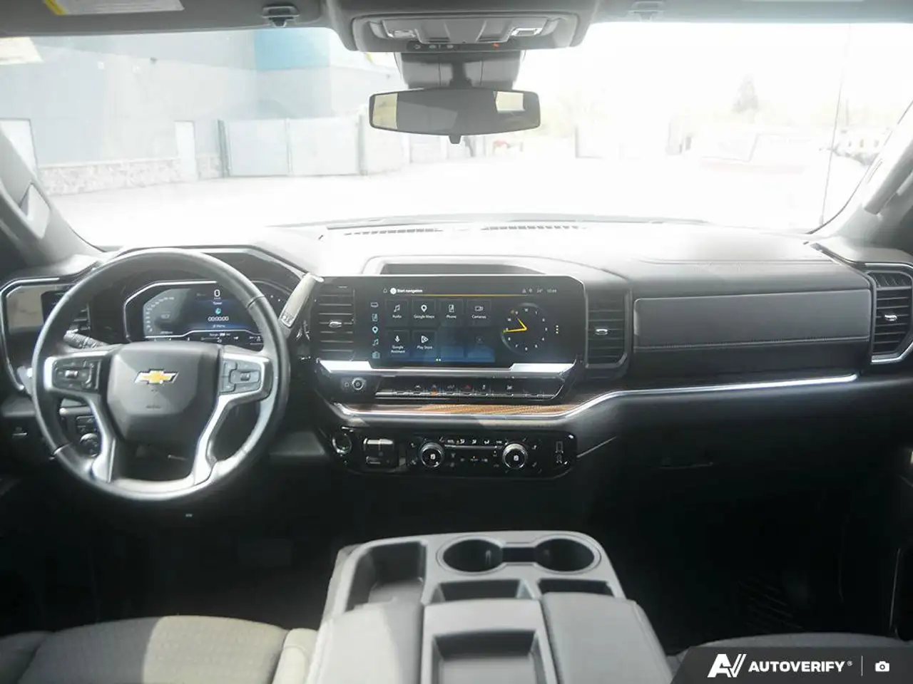 Chevrolet Silverado 1500 - Image 26