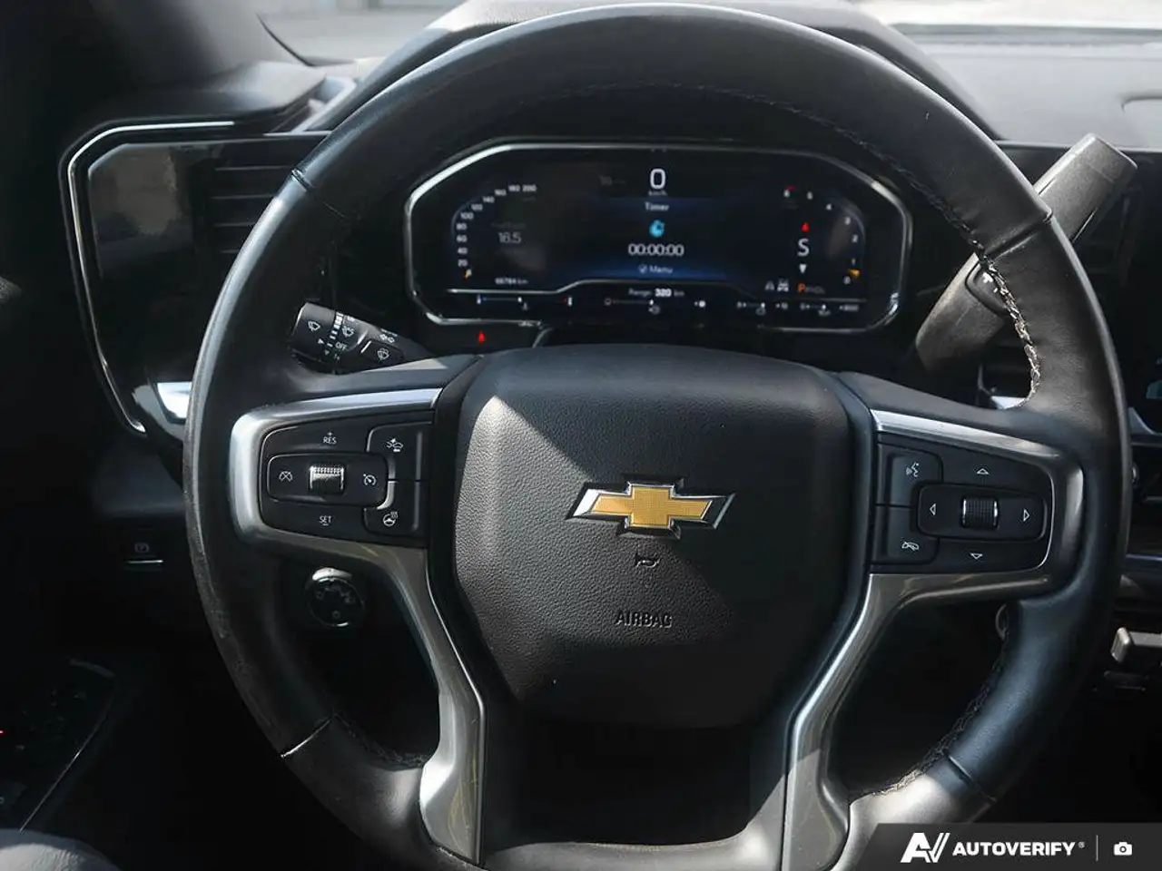 Chevrolet Silverado 1500 - Image 14