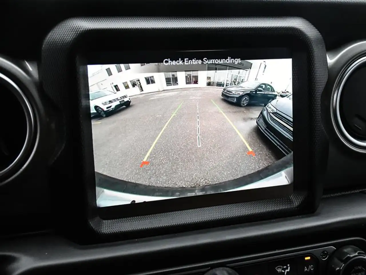 Jeep Wrangler - Image 21