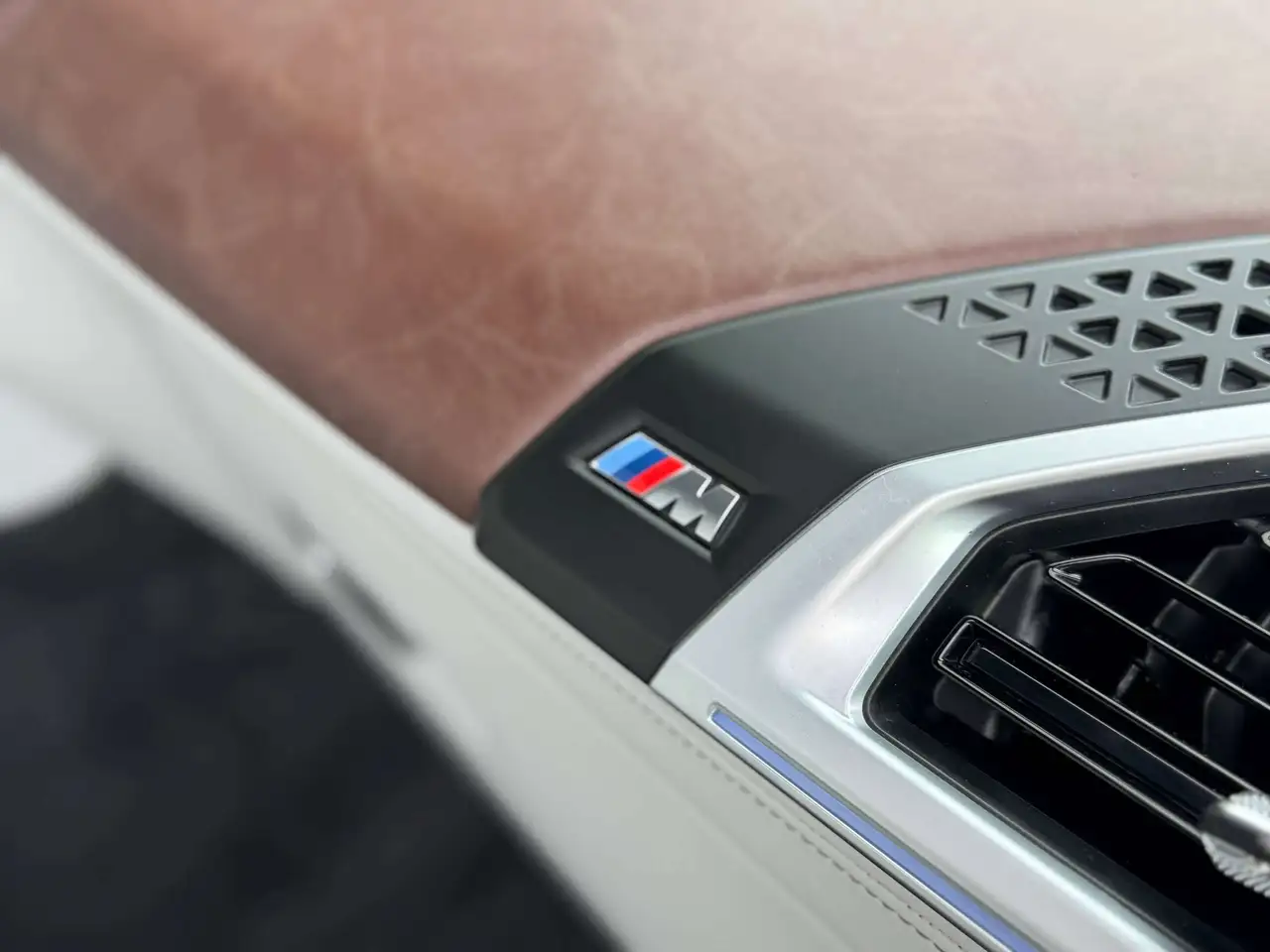 BMW XM - Image 23