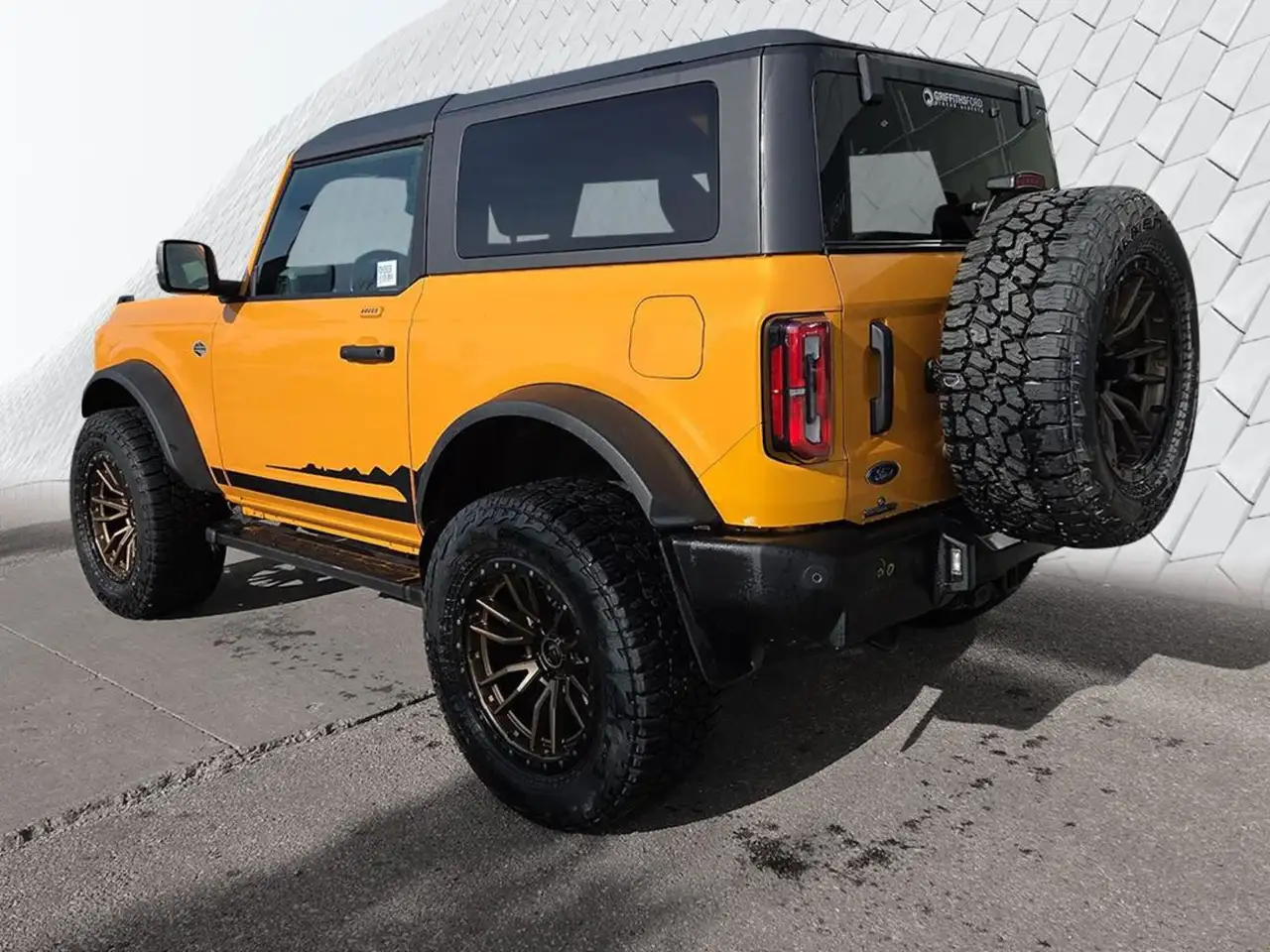 Ford Bronco - Image 4