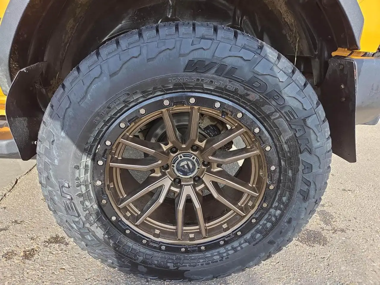 Ford Bronco - Image 6