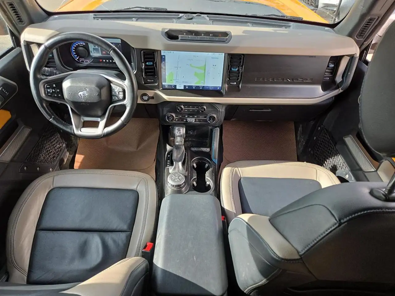 Ford Bronco - Image 21