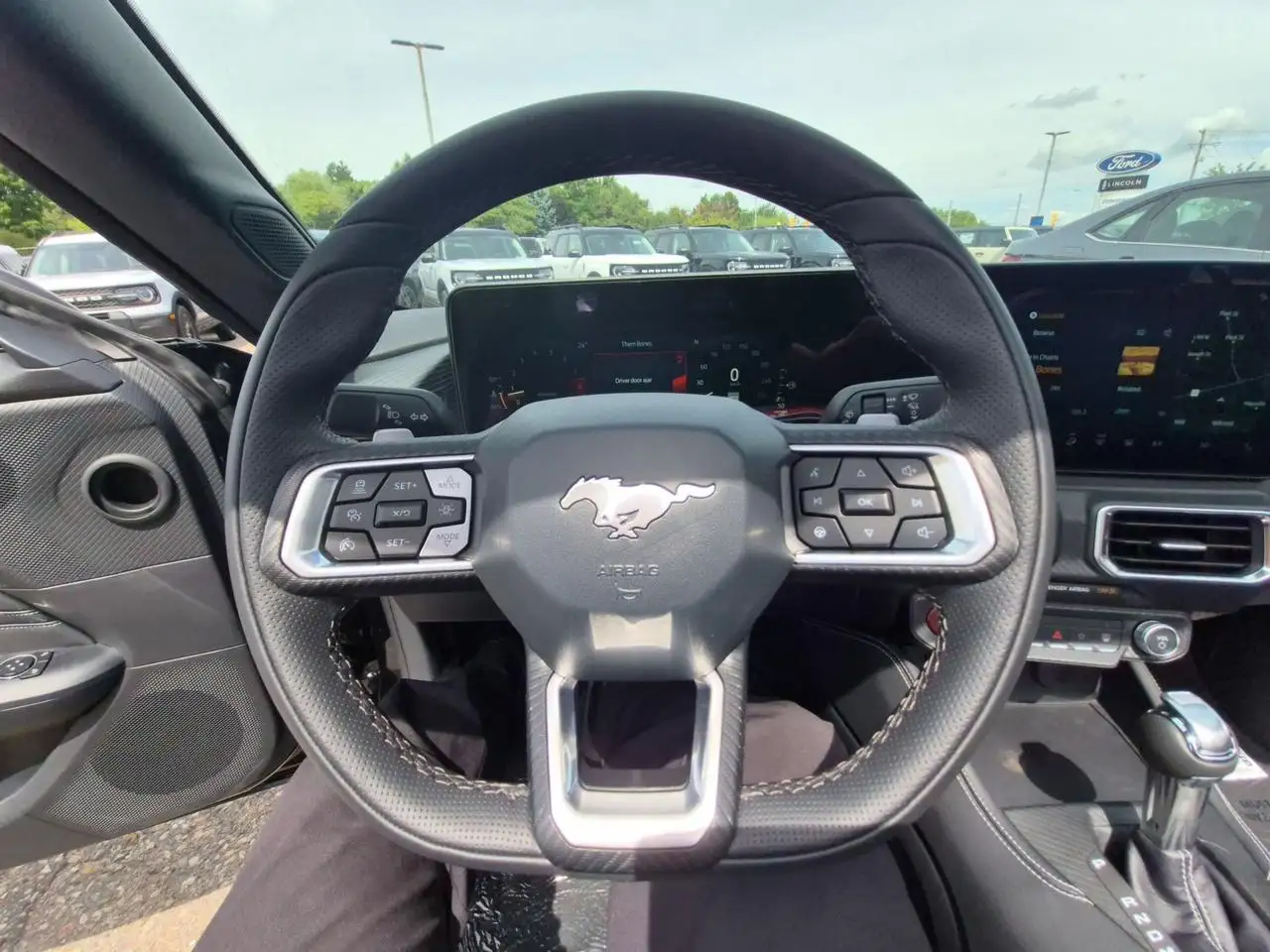 Ford Mustang - Image 12