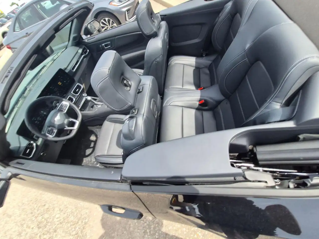 Ford Mustang - Image 10