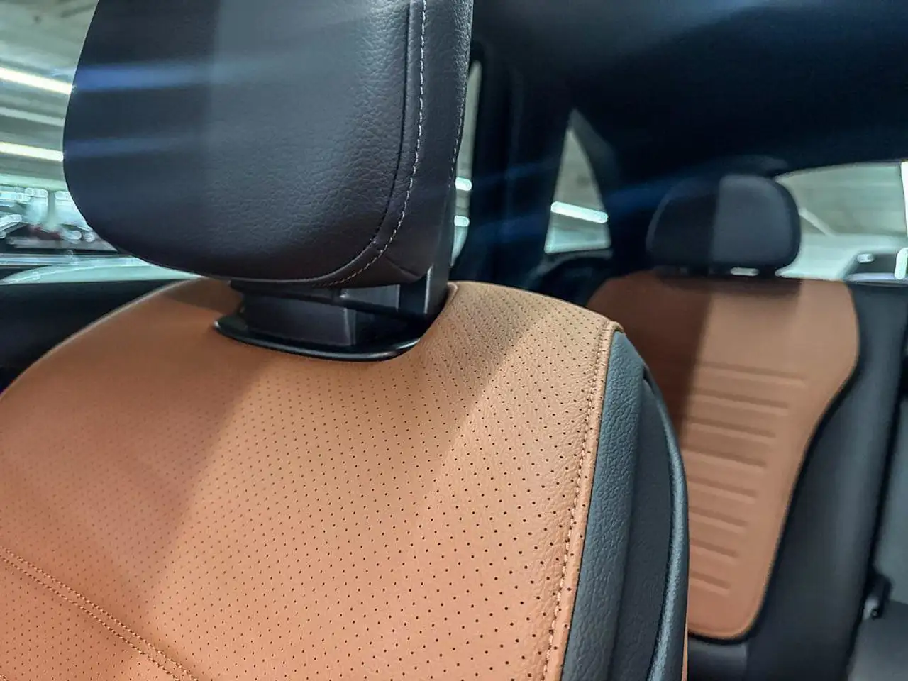 Mercedes-Benz GLC - Image 24