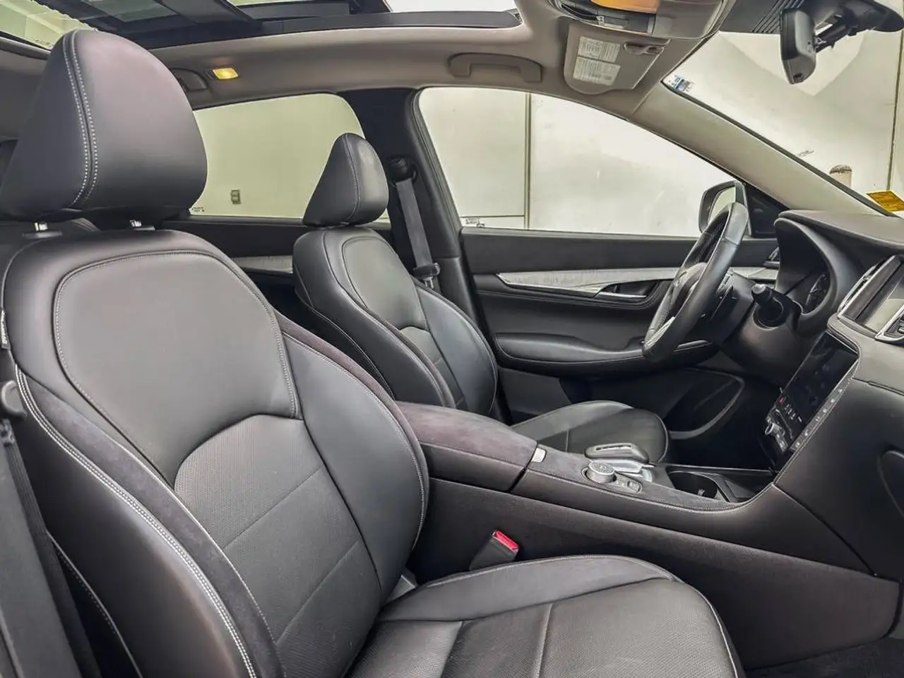 Infiniti QX50 - Image 24