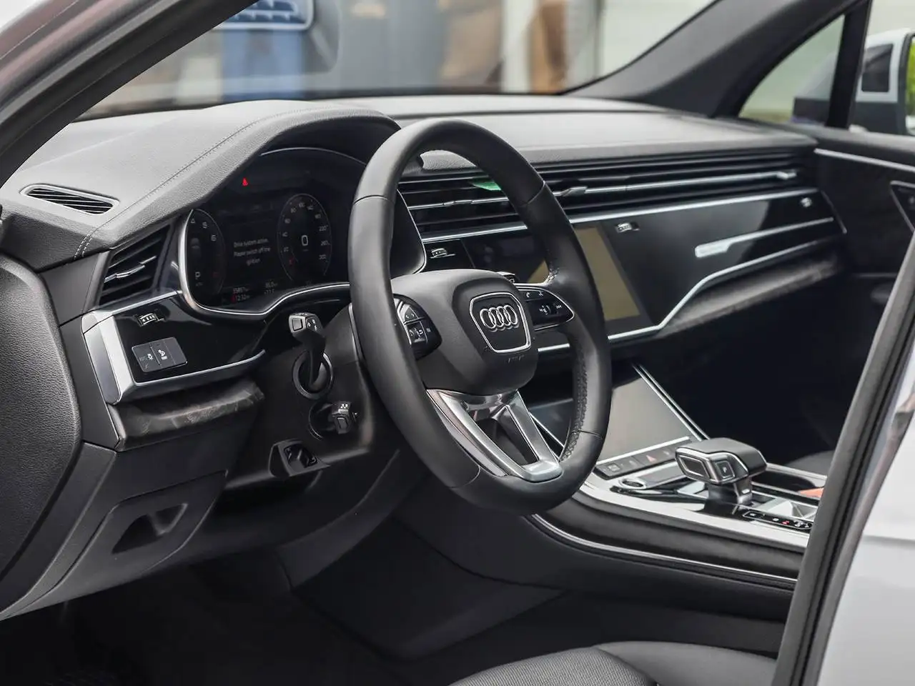 Audi Q7 - Image 14