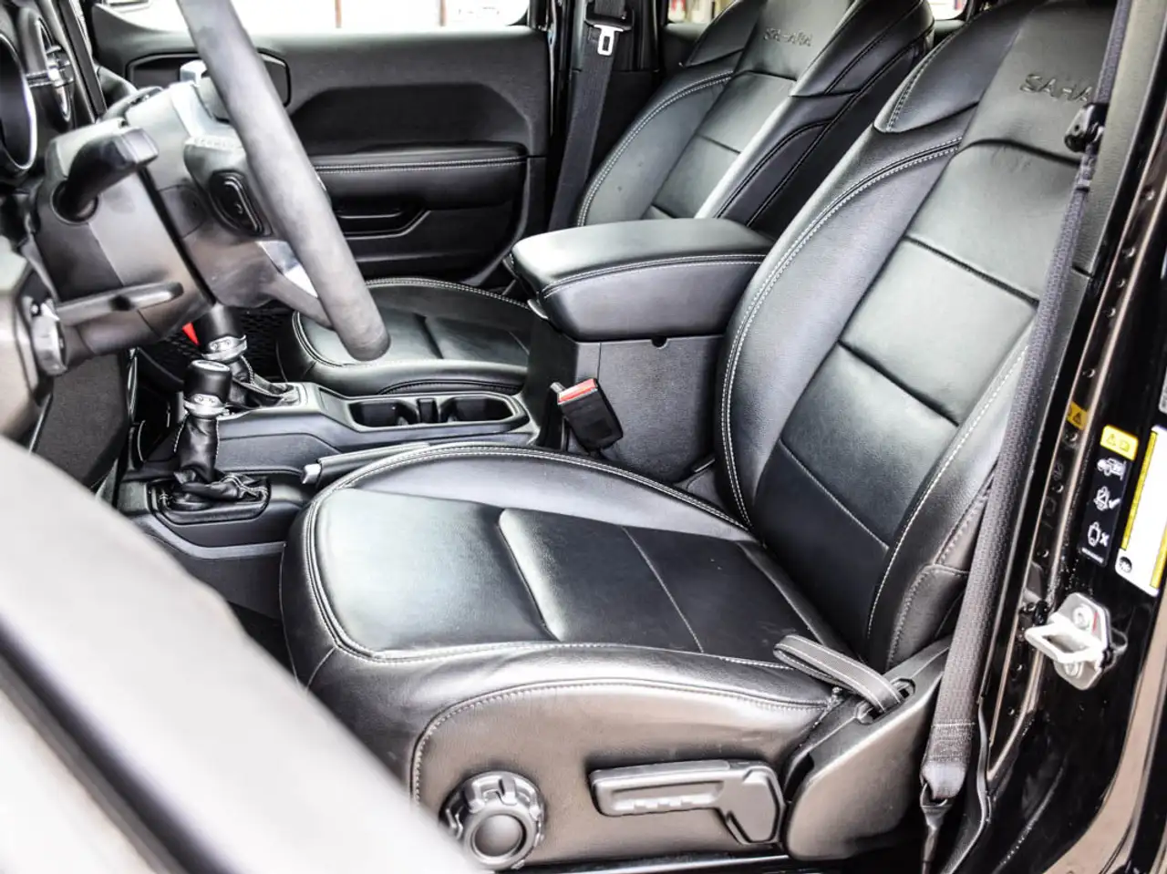 Jeep Wrangler - Image 13
