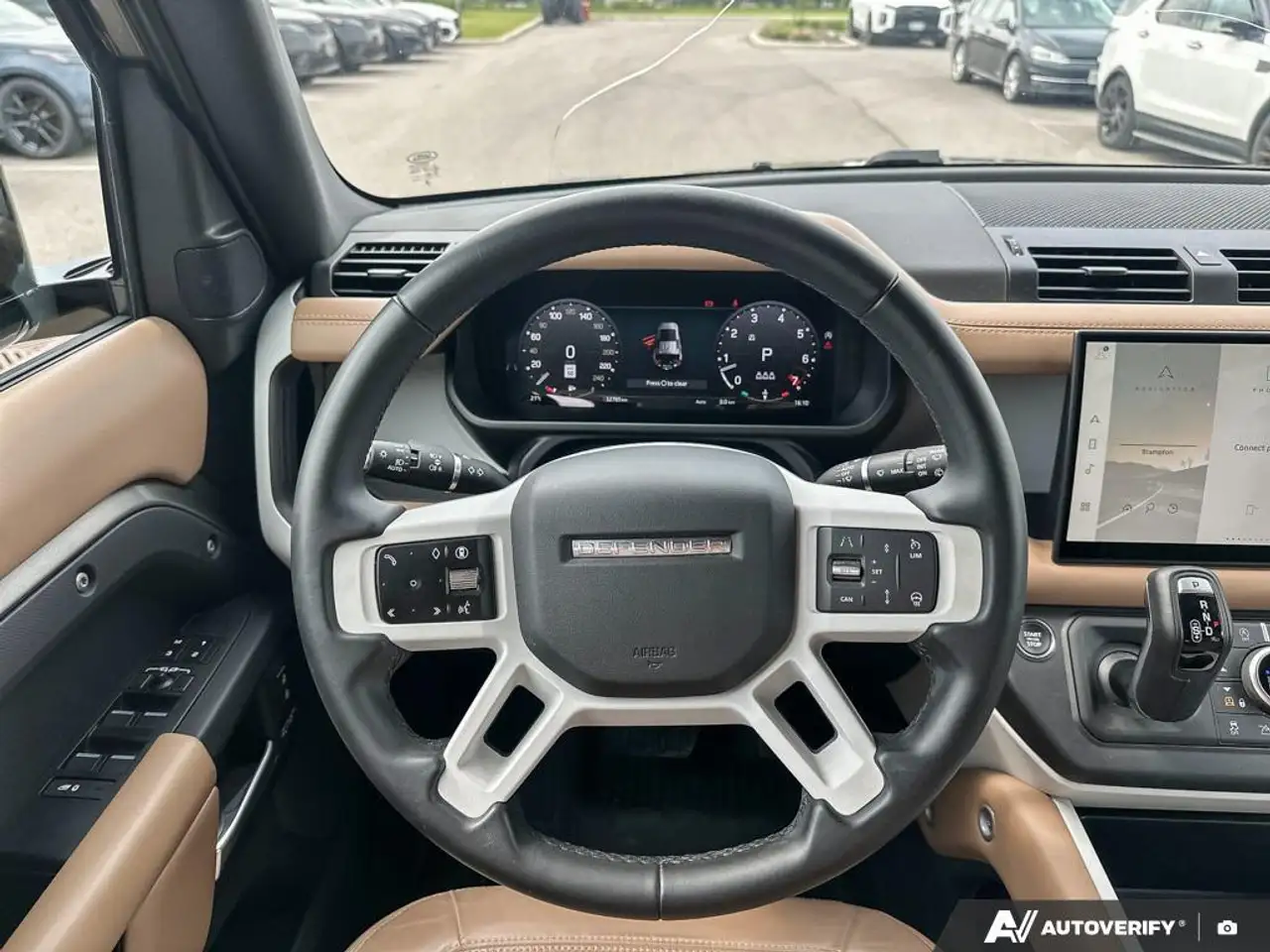 Land Rover Defender - Image 13