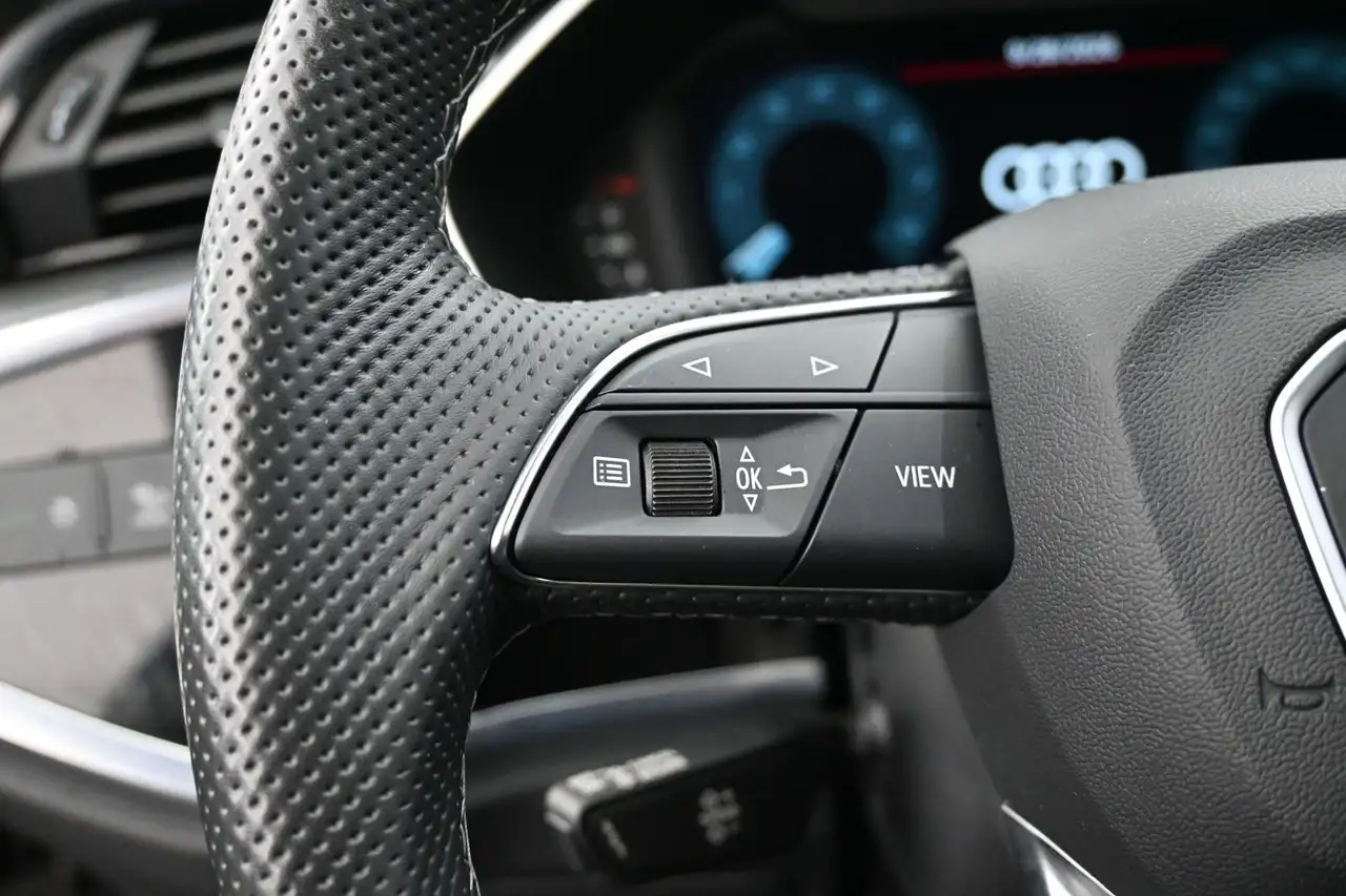 Audi Q3 - Image 13
