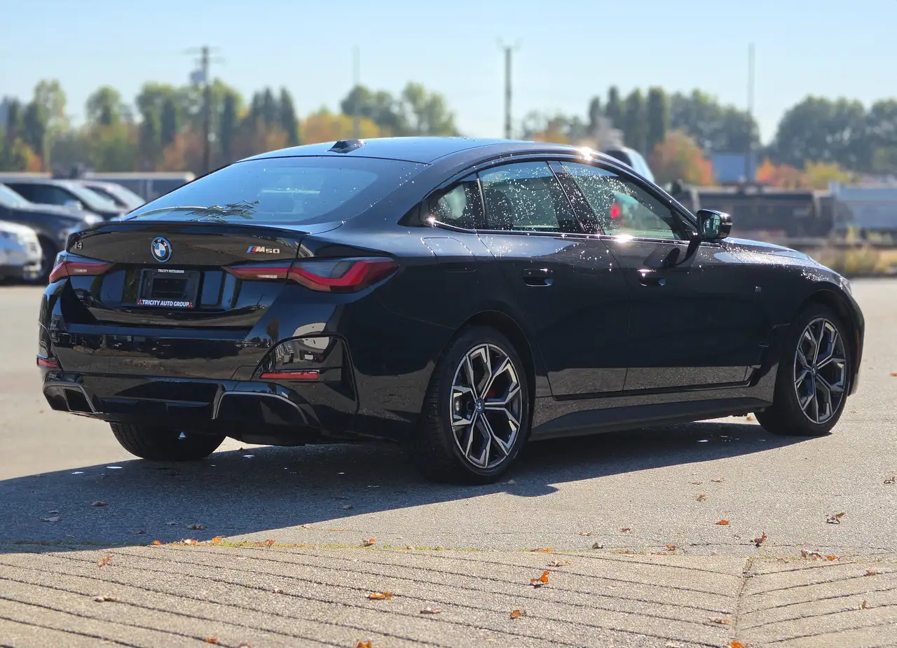 BMW i4 - Image 6