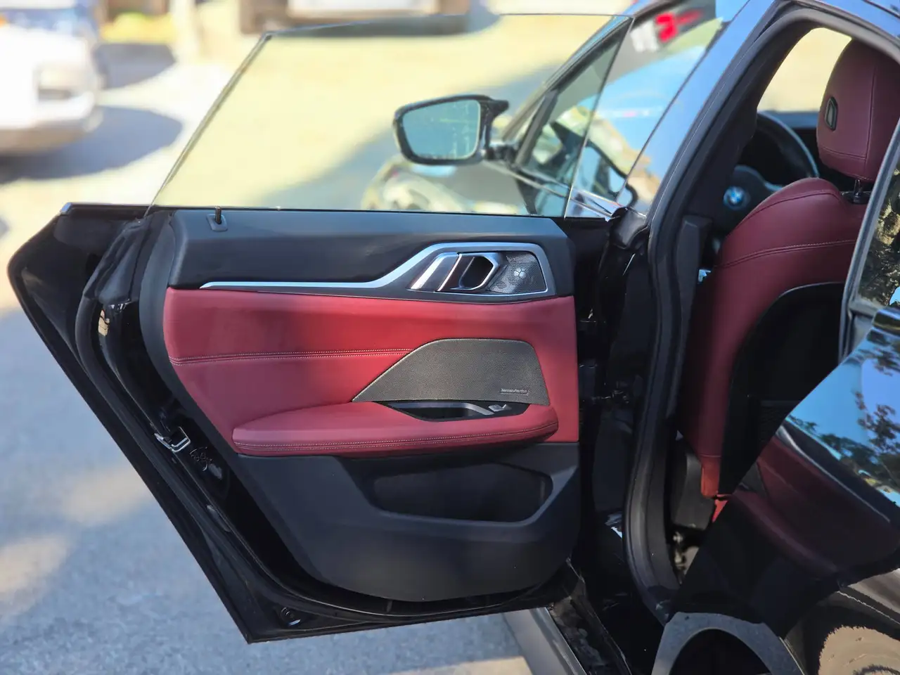 BMW i4 - Image 14