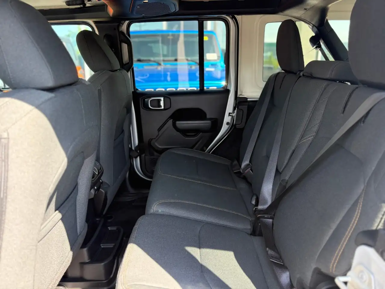 Jeep Wrangler - Image 19