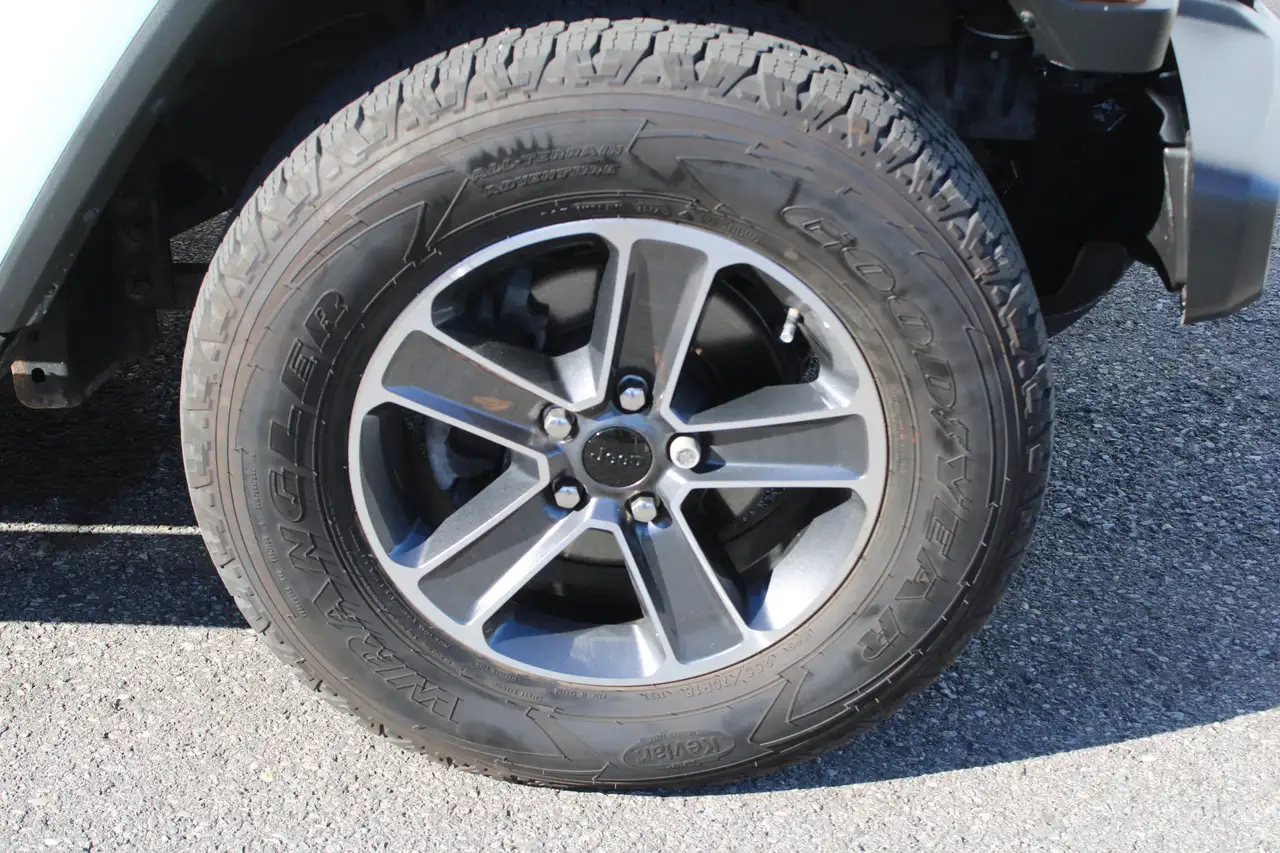 Jeep Wrangler - Image 6