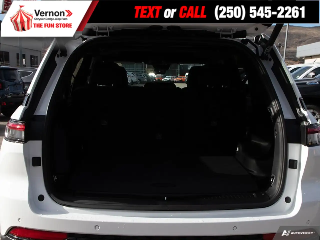 Jeep Grand Cherokee - Image 11
