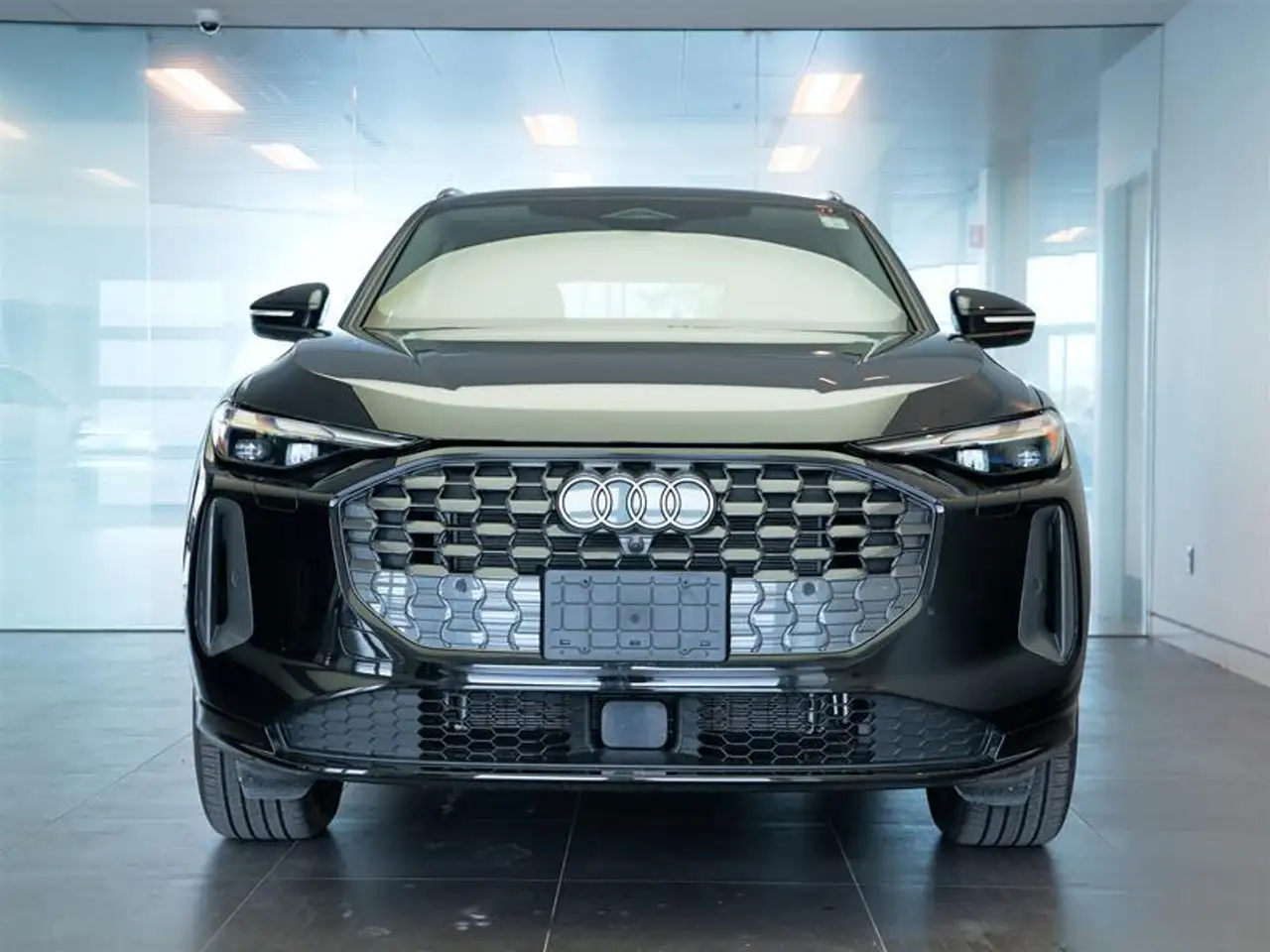 Audi Q5 - Image 2