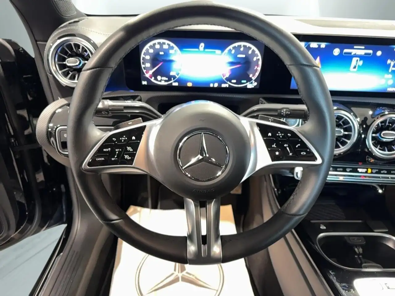 Mercedes-Benz CLA - Image 11