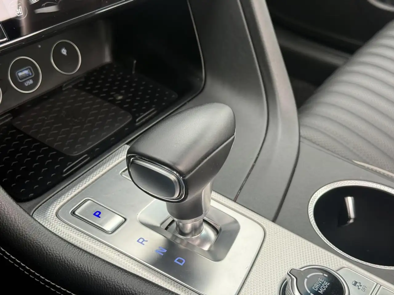 Genesis G70 - Image 21