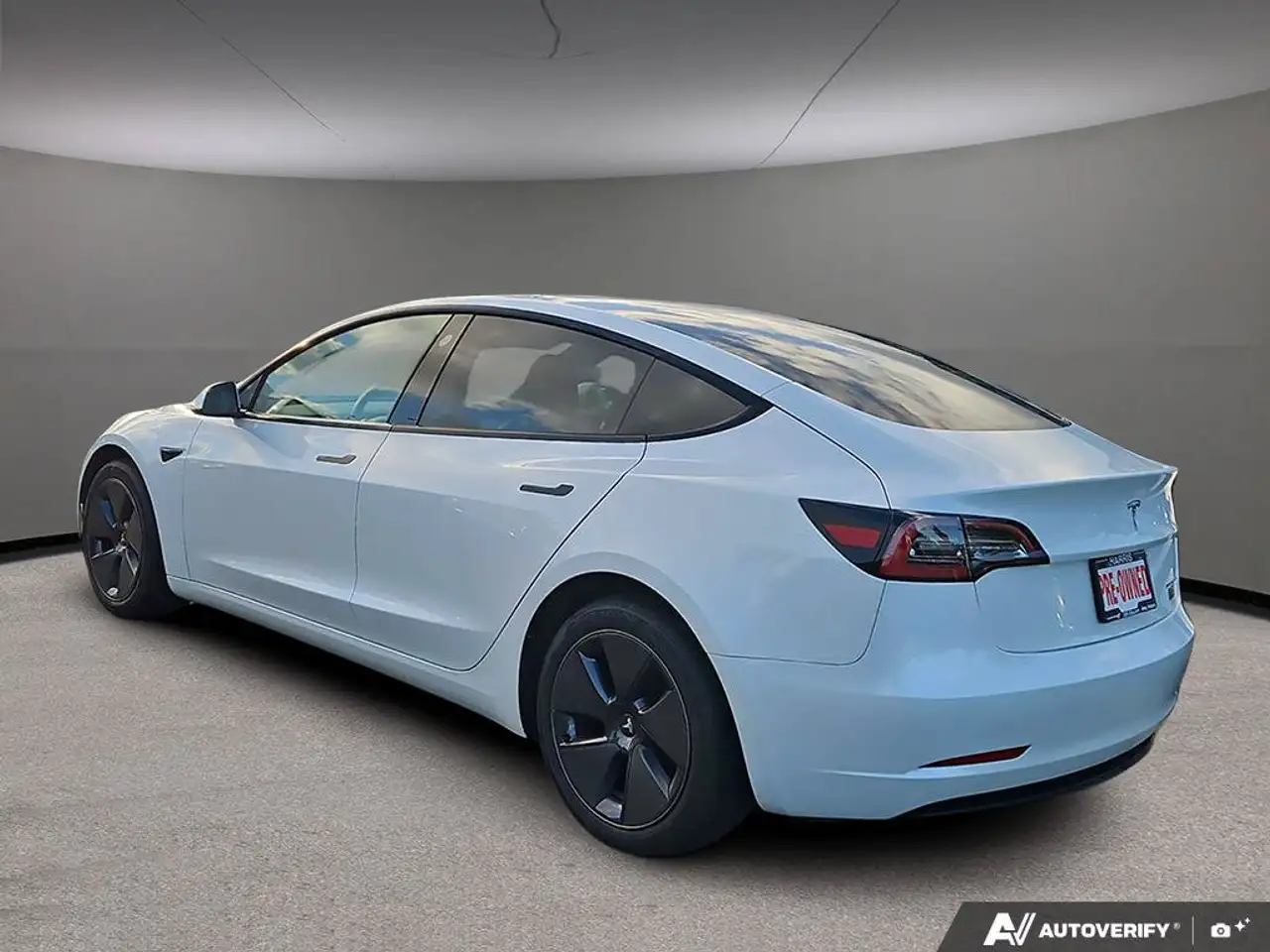 Tesla Model 3 - Image 4