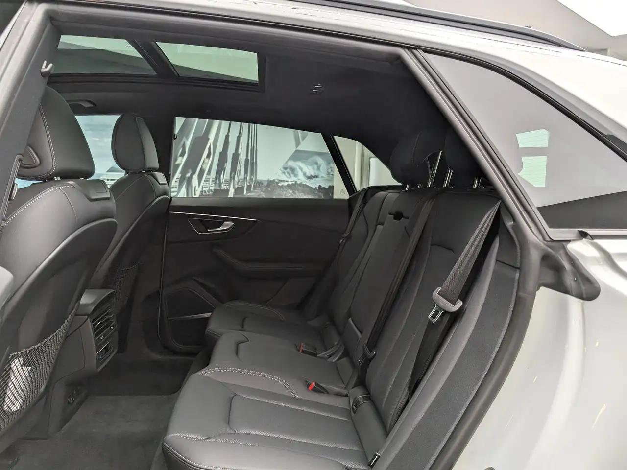 Audi Q8 - Image 6