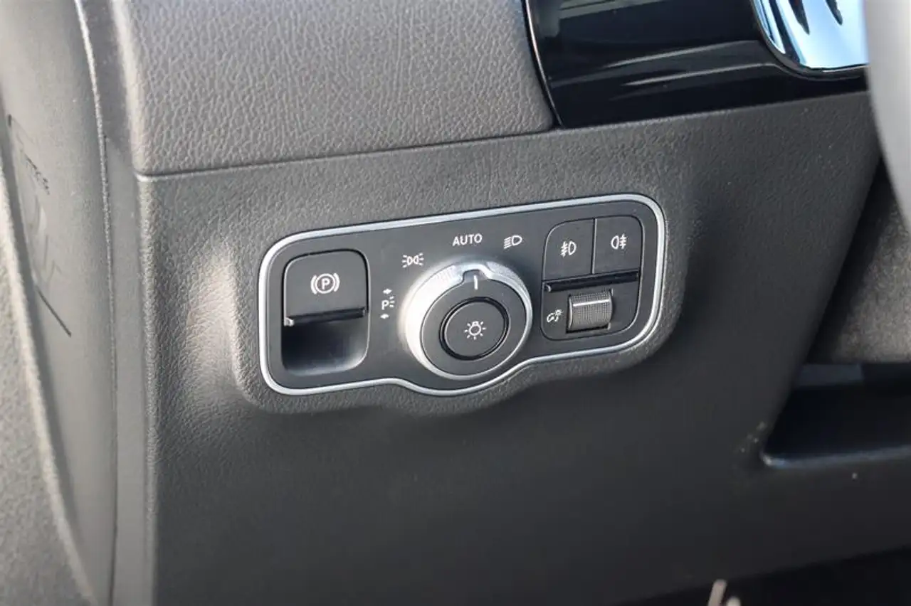 Mercedes-Benz GLA - Image 12