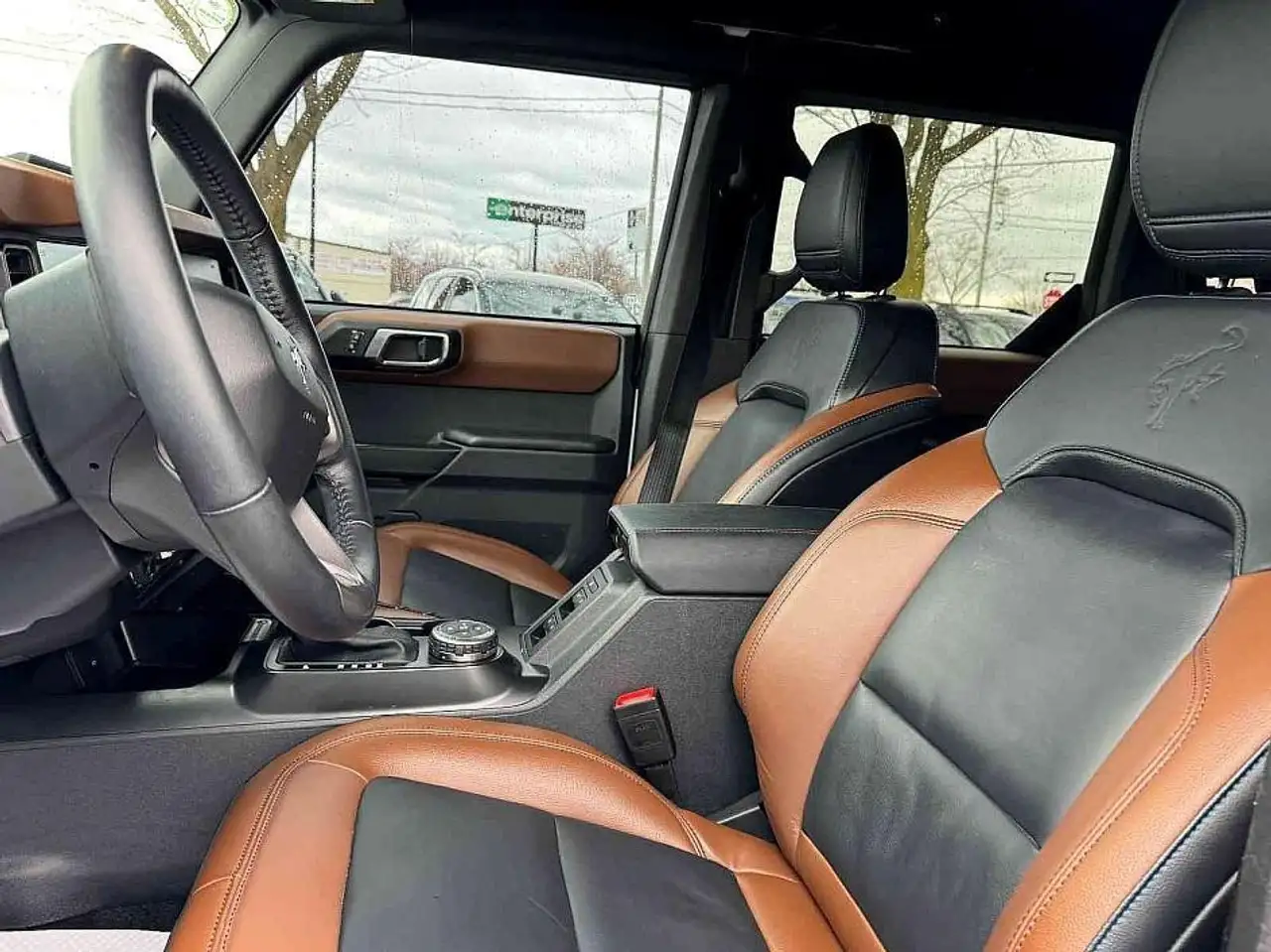 Ford Bronco - Image 17