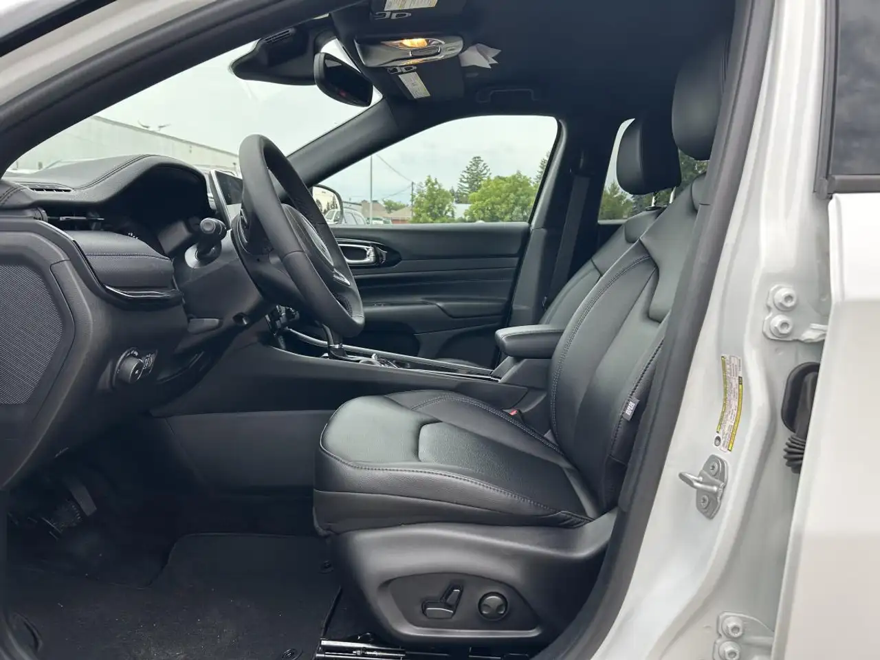 Jeep Compass - Image 13
