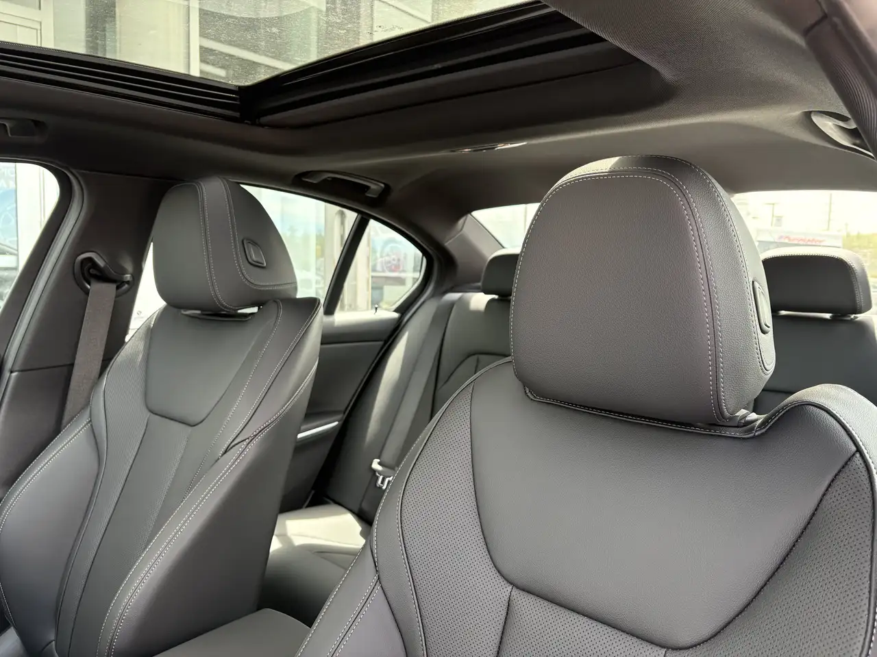 BMW 3 Series - Image 17