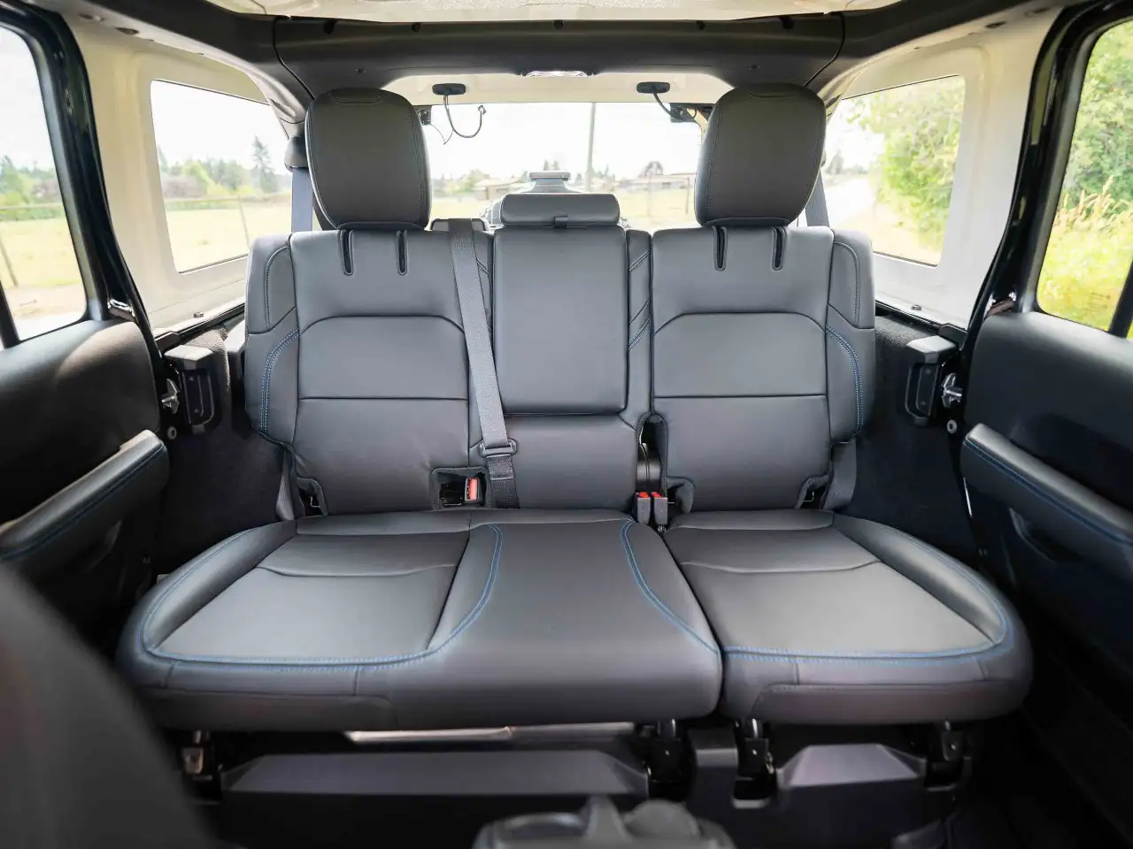 Jeep Wrangler - Image 21