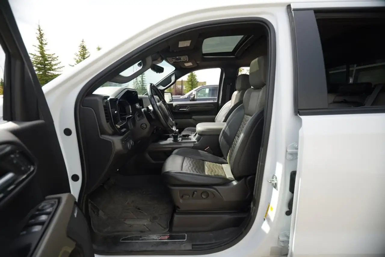 Chevrolet Silverado 1500 - Image 10