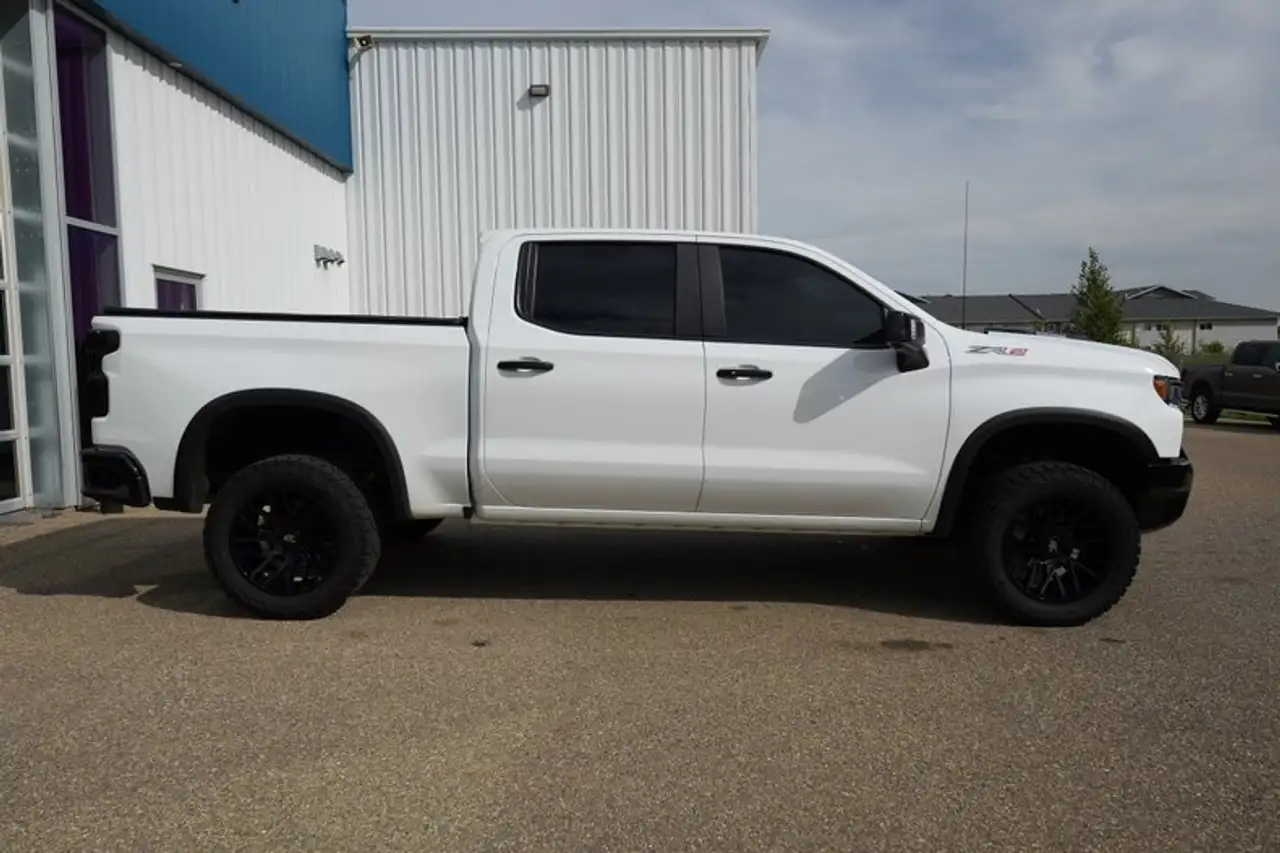 Chevrolet Silverado 1500 - Image 4