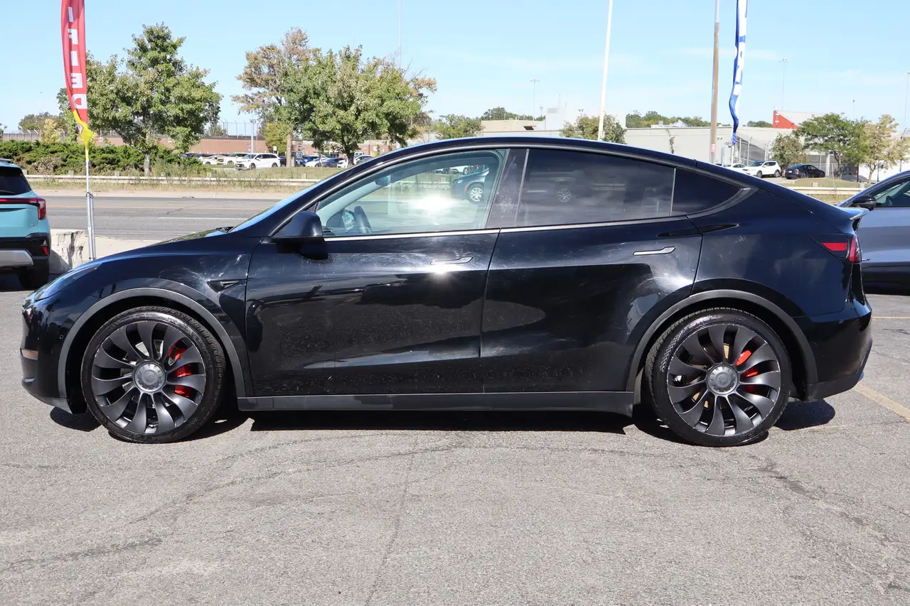 Tesla Model Y - Image 4