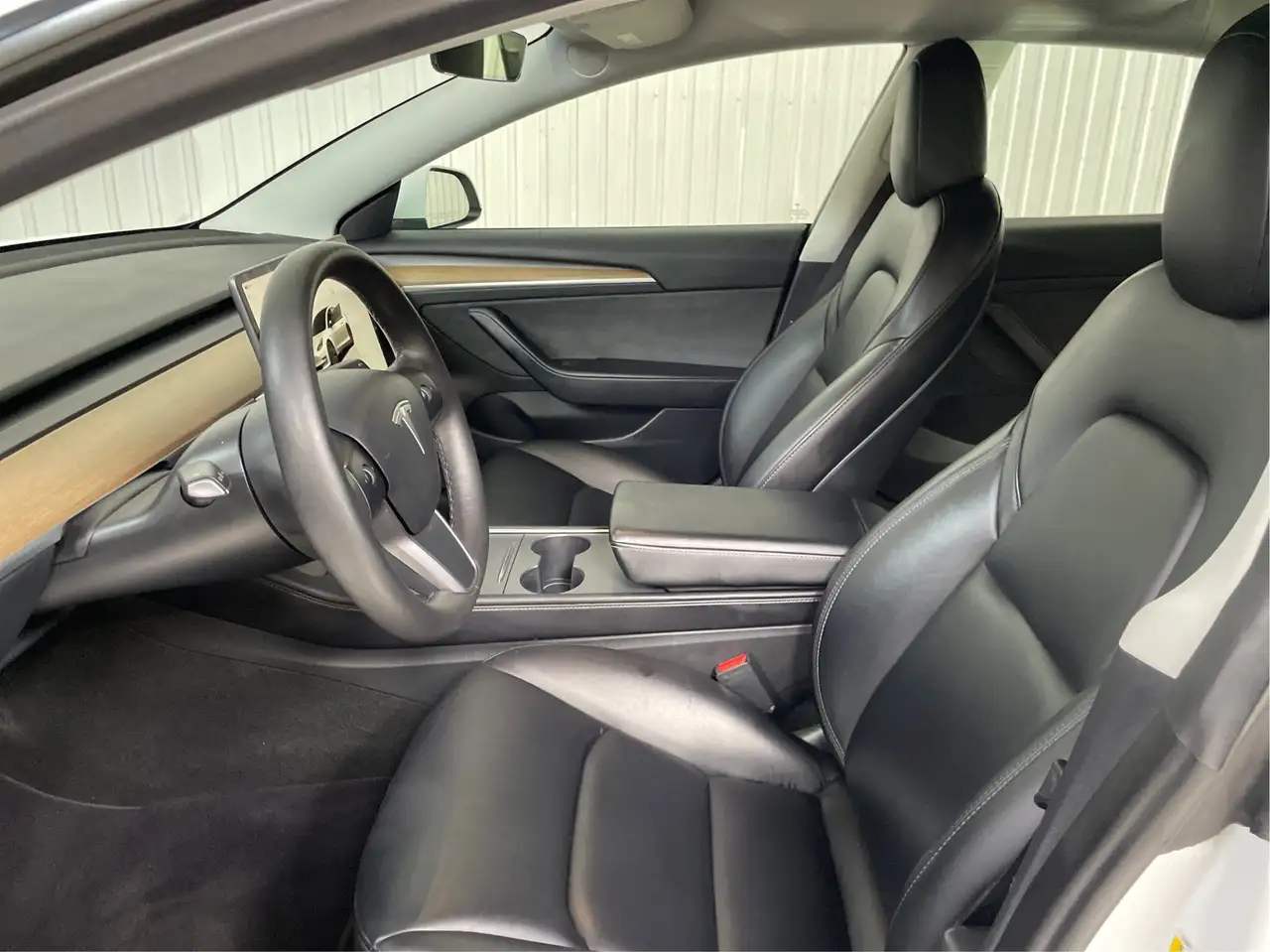 Tesla Model 3 - Image 3