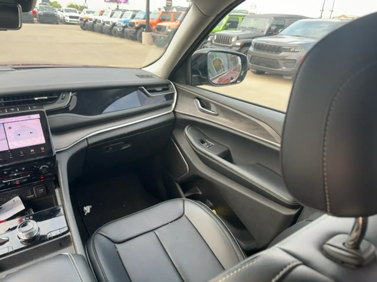 Jeep Grand Cherokee - Image 16