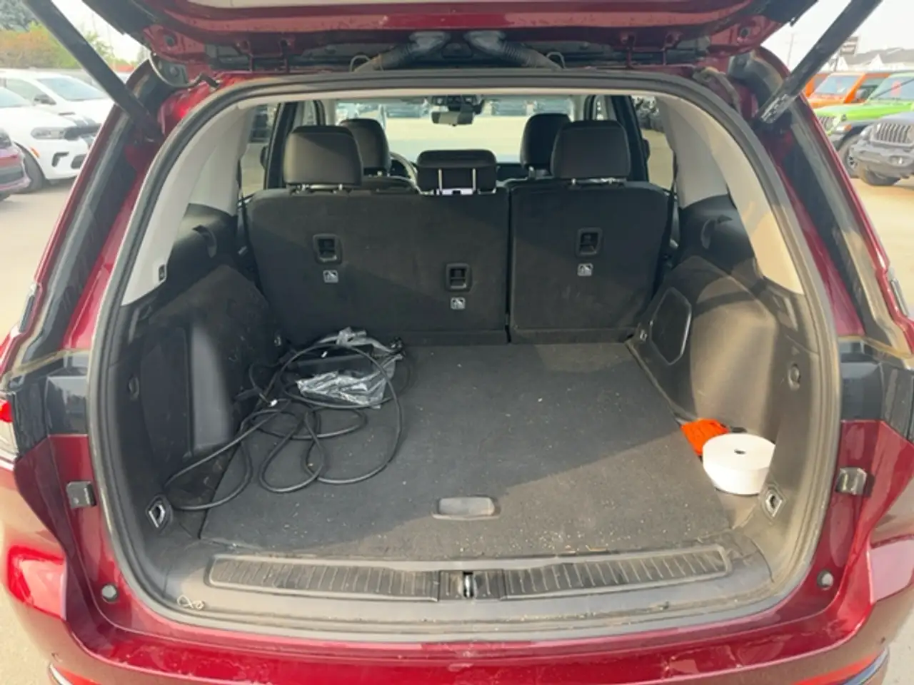 Jeep Grand Cherokee - Image 11