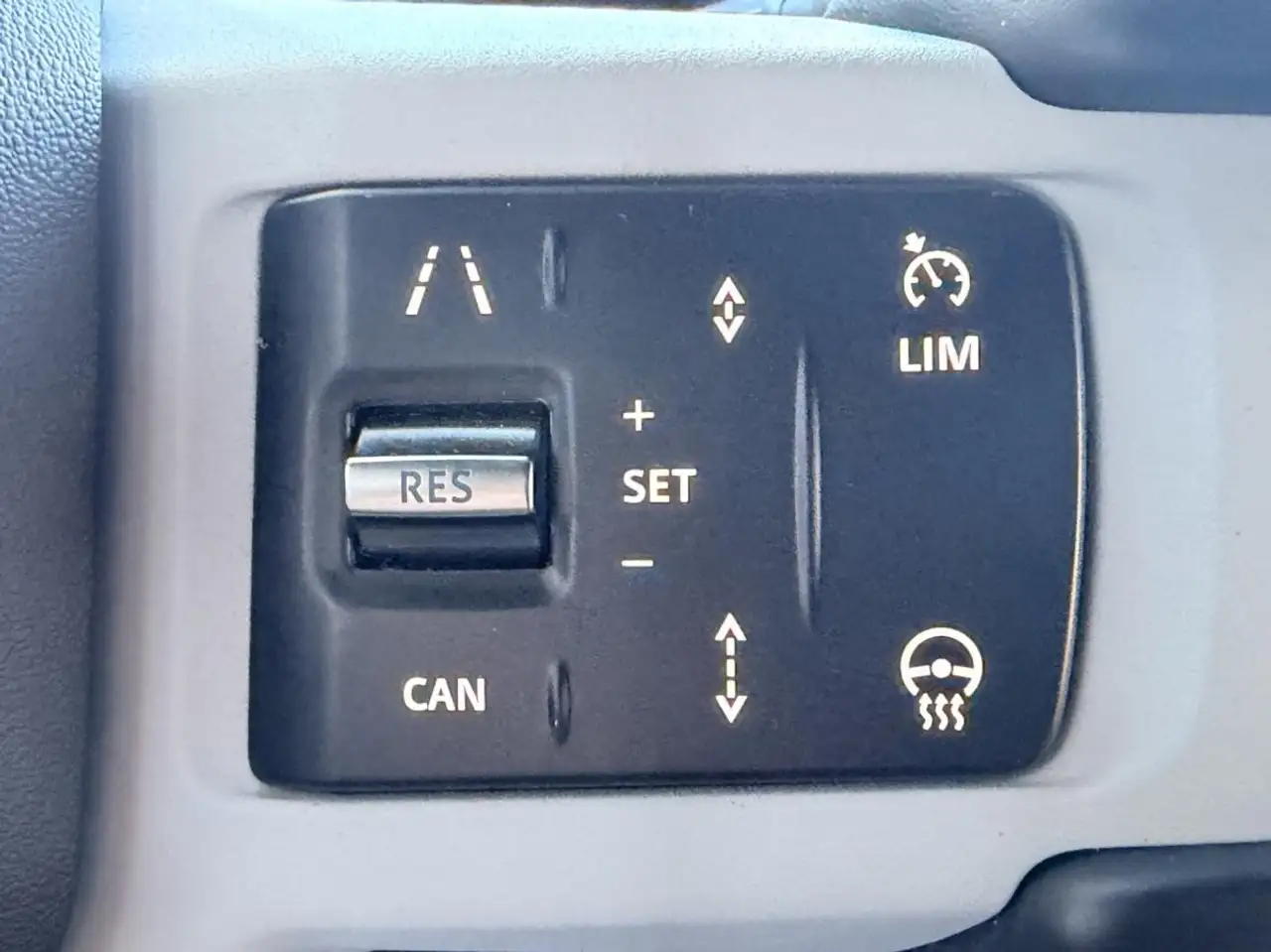 Land Rover Defender - Image 18