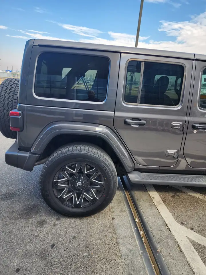 Jeep Wrangler - Image 10