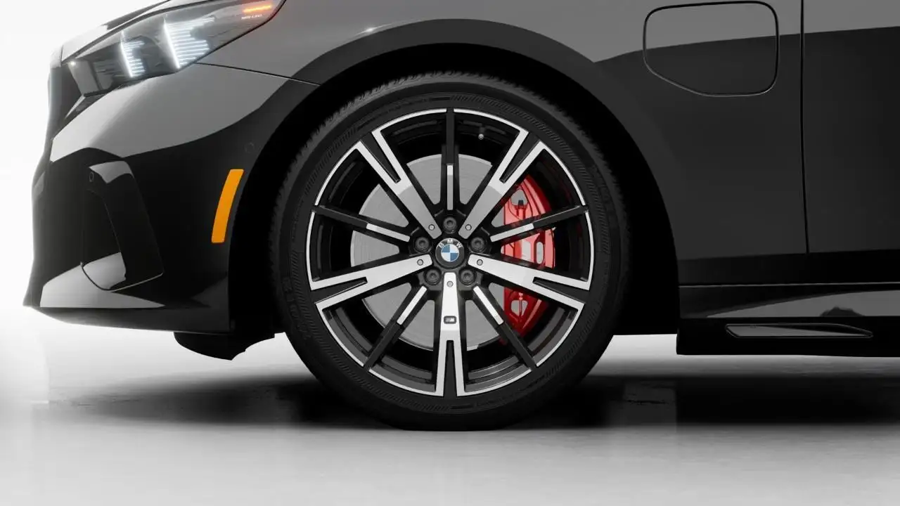 BMW 5 Series - Image 7