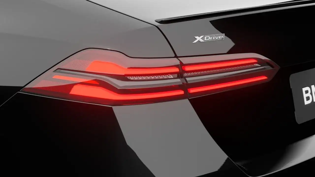 BMW 5 Series - Image 8